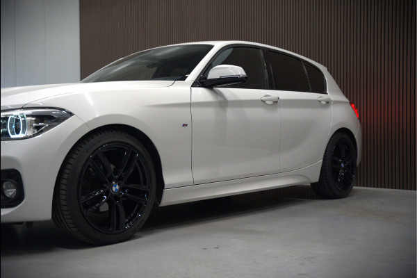 BMW 1-serie 118i Corporate Lease Executive M Sport | Automaat | Stuurverwarming | Stoelverwarming | NAP | Keyless | Cruise Control | PDC | Shadow line | Digital Dash | Navigatie Business | Led |  Dealer Onderhouden |