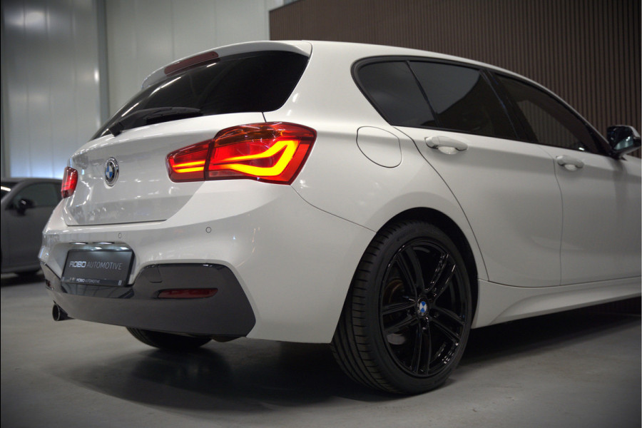 BMW 1-serie 118i Corporate Lease Executive M Sport | Automaat | Stuurverwarming | Stoelverwarming | NAP | Keyless | Cruise Control | PDC | Shadow line | Digital Dash | Navigatie Business | Led |  Dealer Onderhouden |