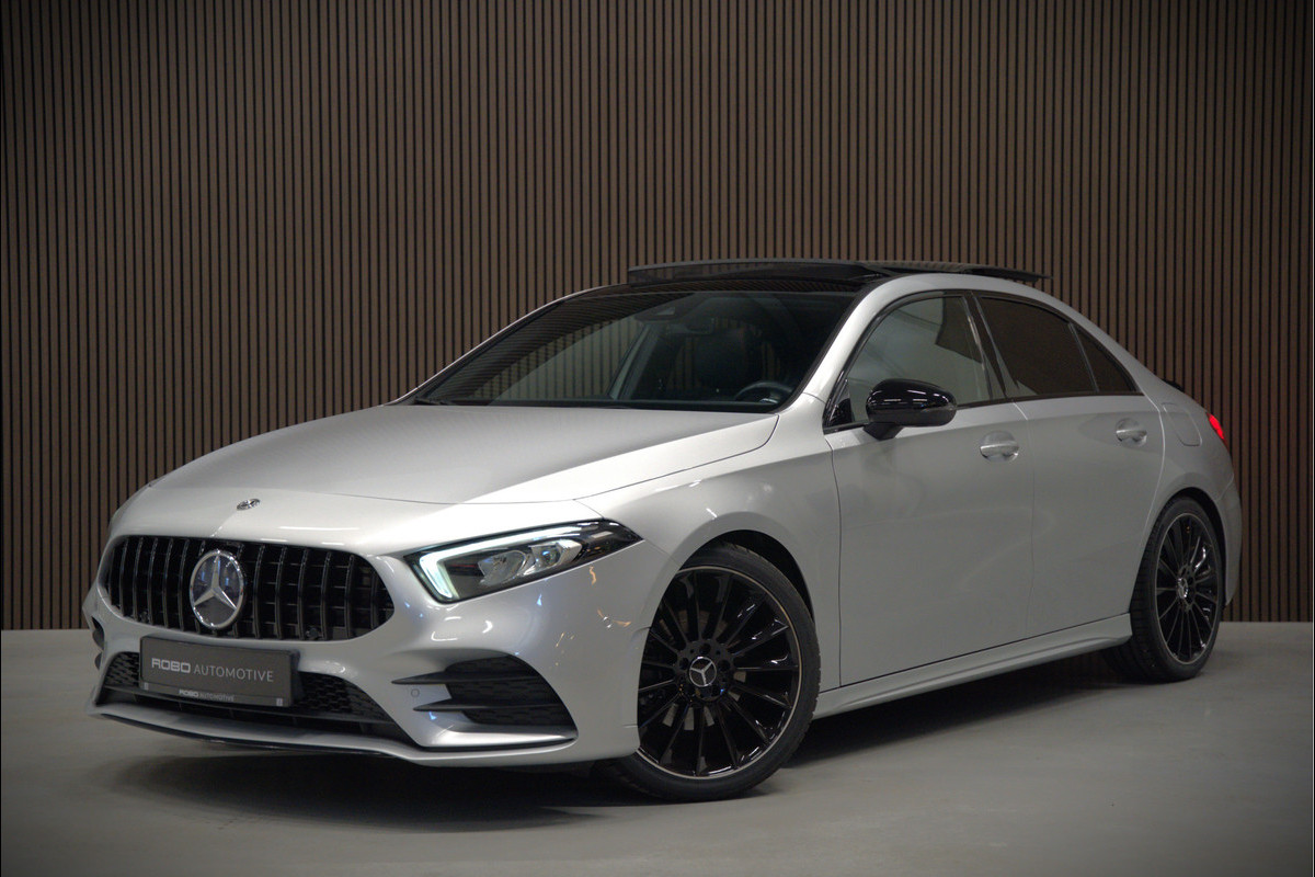 Mercedes-Benz A-Klasse 180 Business Solution AMG | Panoramadak | Stoelverwarming | Camera | Navigatie | Apple Carplay | Keyless | Cruise Control | DAB |