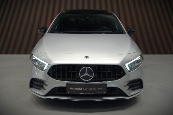 Mercedes-Benz A-Klasse 180 Business Solution AMG | Panoramadak | Stoelverwarming | Camera | Navigatie | Apple Carplay | Keyless | Cruise Control | DAB |