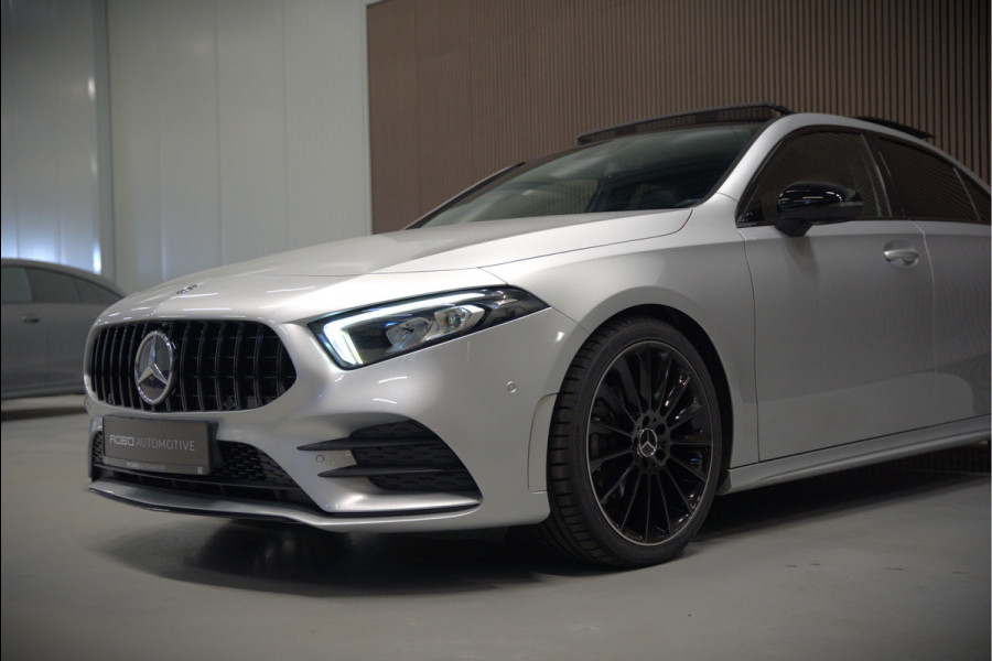 Mercedes-Benz A-Klasse 180 Business Solution AMG | Panoramadak | Stoelverwarming | Camera | Navigatie | Apple Carplay | Keyless | Cruise Control | DAB |