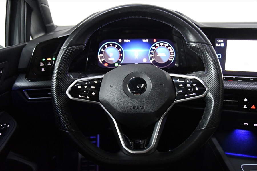 Volkswagen Golf 1.5 eTSI R-Line Pano, Sfeer, AppleCarplay