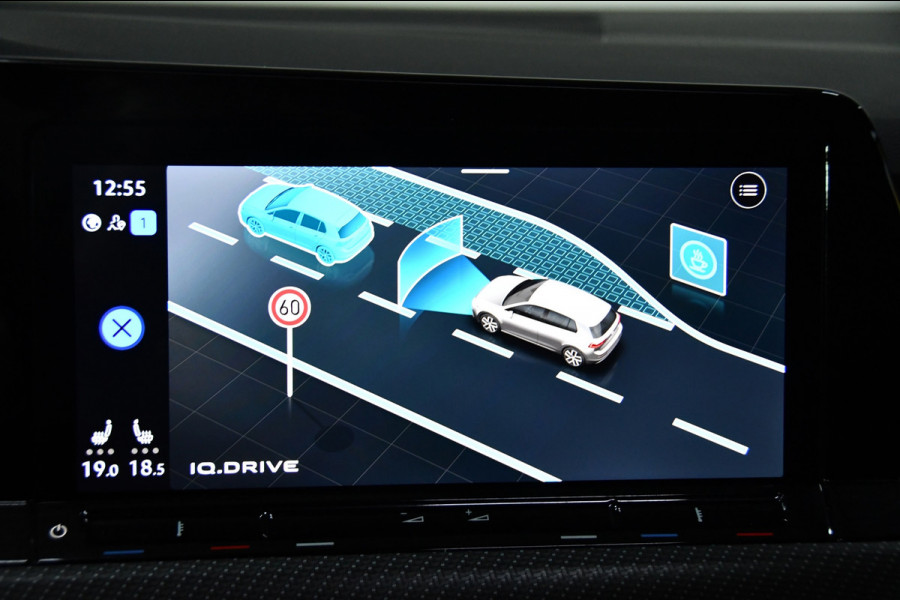 Volkswagen Golf 1.5 eTSI R-Line Pano, Sfeer, AppleCarplay