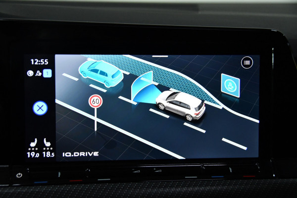 Volkswagen Golf 1.5 eTSI R-Line Pano, Sfeer, AppleCarplay
