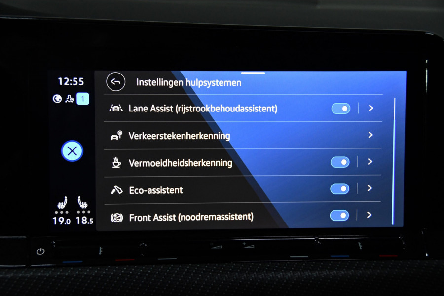 Volkswagen Golf 1.5 eTSI R-Line Pano, Sfeer, AppleCarplay