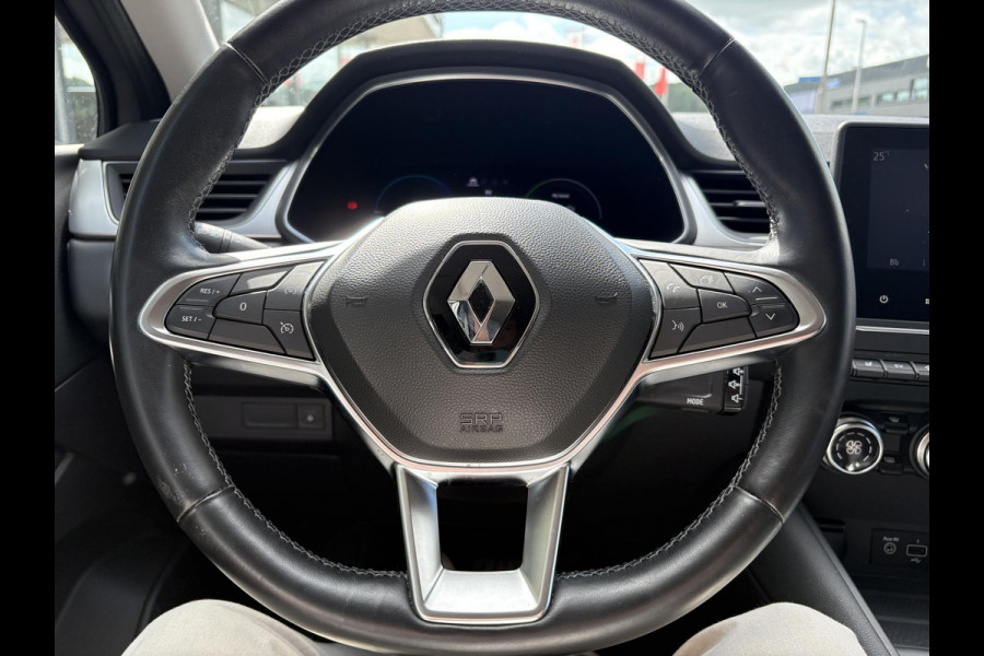 Renault Captur 1.6 E-Tech PHEV 160pk Intens | Trekhaak | Stoelverwarming | 18 Inch | Dodehoeksensoren | Camera | Climate Control |