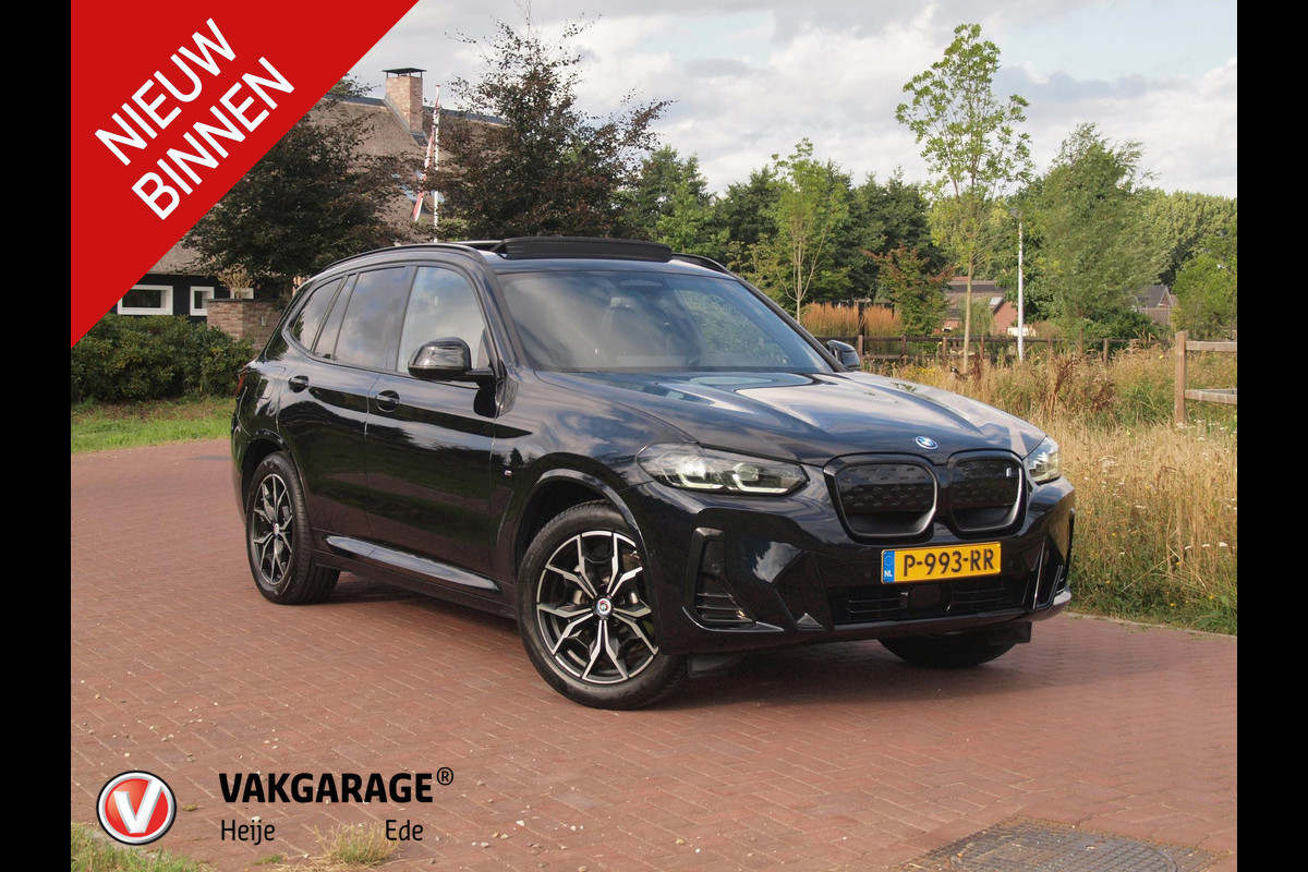 BMW iX3 Executive 80 kWh | Facelift Model | Shadow Line | Panoramadak | Camera | Sfeerverlichting | NL-Auto |
