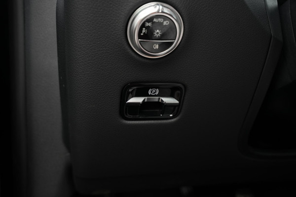 Mercedes-Benz GLC 400e 4MATIC AMG Line Panoramadak Burmester HeadUp Keyless Leer