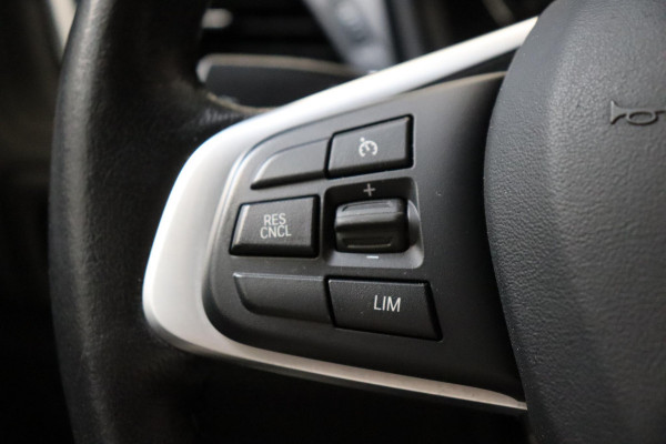 BMW 2 Serie Active Tourer 218i Executive Sport Line Automaat / Navigatiesysteem / Trekhaak / Sportstoelen / Climate Control / 16 Inch / LED / Parkeersensoren / Hifi / Cruise Control / Lichtpakket / Chrome Line