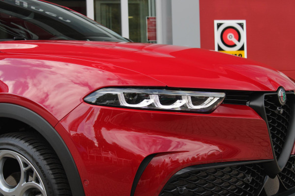 Alfa Romeo Tonale 1.3T PHEV 280PK EDIZIONE BUSINESS | AFNEEMBARE TREKHAAK | ALL SEASON BANDEN | PREMIUM PACK: LEDEREN BEKLEDING/GEVENTILEERDE VOORSTOELEN/4-VOUDIG ELEKTRISCH VERSTELBARE LENDESTEUN VOORSTOELEN/HOOGGLANS ZWARTE RAAMOMLIJSTING/AMBIENT LIGHTING | TECHNOLOGY PACK: PAARKEERWAARSCHUWING VOOR ACHTER ZIJKANT/AUTOMATISCHE INPARKEERHULP MET EXIT ASSIST/360° CAMERA/AUTONOMOUS DRIVING LEVEL 2 MET O.A. ADAPTIVE CRUISE CONTROL/BLIND SPOT DETECTION/AUTOMATISCH DIMMENDE BUITENSPIEGELS/ELEKTRISCH BEDIENBARE ACHTERKLEP/DRAADLOZE TELEFOONLADER | WINTERPACK: STOELVERWARMING VOOR/STUURVERWAR