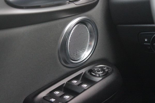 Alfa Romeo Tonale 1.3T PHEV 280PK EDIZIONE BUSINESS | AFNEEMBARE TREKHAAK | ALL SEASON BANDEN | PREMIUM PACK: LEDEREN BEKLEDING/GEVENTILEERDE VOORSTOELEN/4-VOUDIG ELEKTRISCH VERSTELBARE LENDESTEUN VOORSTOELEN/HOOGGLANS ZWARTE RAAMOMLIJSTING/AMBIENT LIGHTING | TECHNOLOGY PACK: PAARKEERWAARSCHUWING VOOR ACHTER ZIJKANT/AUTOMATISCHE INPARKEERHULP MET EXIT ASSIST/360° CAMERA/AUTONOMOUS DRIVING LEVEL 2 MET O.A. ADAPTIVE CRUISE CONTROL/BLIND SPOT DETECTION/AUTOMATISCH DIMMENDE BUITENSPIEGELS/ELEKTRISCH BEDIENBARE ACHTERKLEP/DRAADLOZE TELEFOONLADER | WINTERPACK: STOELVERWARMING VOOR/STUURVERWAR