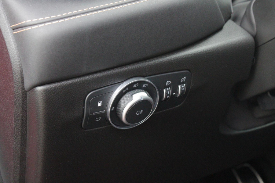 Alfa Romeo Tonale 1.3T PHEV 280PK EDIZIONE BUSINESS | AFNEEMBARE TREKHAAK | ALL SEASON BANDEN | PREMIUM PACK: LEDEREN BEKLEDING/GEVENTILEERDE VOORSTOELEN/4-VOUDIG ELEKTRISCH VERSTELBARE LENDESTEUN VOORSTOELEN/HOOGGLANS ZWARTE RAAMOMLIJSTING/AMBIENT LIGHTING | TECHNOLOGY PACK: PAARKEERWAARSCHUWING VOOR ACHTER ZIJKANT/AUTOMATISCHE INPARKEERHULP MET EXIT ASSIST/360° CAMERA/AUTONOMOUS DRIVING LEVEL 2 MET O.A. ADAPTIVE CRUISE CONTROL/BLIND SPOT DETECTION/AUTOMATISCH DIMMENDE BUITENSPIEGELS/ELEKTRISCH BEDIENBARE ACHTERKLEP/DRAADLOZE TELEFOONLADER | WINTERPACK: STOELVERWARMING VOOR/STUURVERWAR