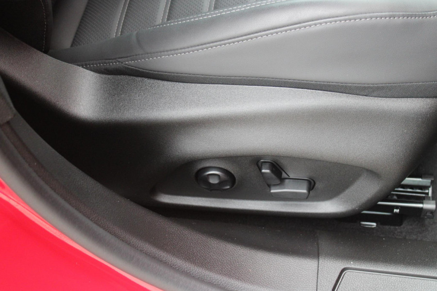 Alfa Romeo Tonale 1.3T PHEV 280PK EDIZIONE BUSINESS | AFNEEMBARE TREKHAAK | ALL SEASON BANDEN | PREMIUM PACK: LEDEREN BEKLEDING/GEVENTILEERDE VOORSTOELEN/4-VOUDIG ELEKTRISCH VERSTELBARE LENDESTEUN VOORSTOELEN/HOOGGLANS ZWARTE RAAMOMLIJSTING/AMBIENT LIGHTING | TECHNOLOGY PACK: PAARKEERWAARSCHUWING VOOR ACHTER ZIJKANT/AUTOMATISCHE INPARKEERHULP MET EXIT ASSIST/360° CAMERA/AUTONOMOUS DRIVING LEVEL 2 MET O.A. ADAPTIVE CRUISE CONTROL/BLIND SPOT DETECTION/AUTOMATISCH DIMMENDE BUITENSPIEGELS/ELEKTRISCH BEDIENBARE ACHTERKLEP/DRAADLOZE TELEFOONLADER | WINTERPACK: STOELVERWARMING VOOR/STUURVERWAR