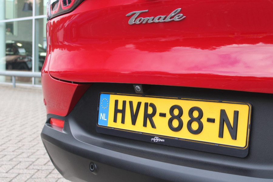 Alfa Romeo Tonale 1.3T PHEV 280PK EDIZIONE BUSINESS | AFNEEMBARE TREKHAAK | ALL SEASON BANDEN | PREMIUM PACK: LEDEREN BEKLEDING/GEVENTILEERDE VOORSTOELEN/4-VOUDIG ELEKTRISCH VERSTELBARE LENDESTEUN VOORSTOELEN/HOOGGLANS ZWARTE RAAMOMLIJSTING/AMBIENT LIGHTING | TECHNOLOGY PACK: PAARKEERWAARSCHUWING VOOR ACHTER ZIJKANT/AUTOMATISCHE INPARKEERHULP MET EXIT ASSIST/360° CAMERA/AUTONOMOUS DRIVING LEVEL 2 MET O.A. ADAPTIVE CRUISE CONTROL/BLIND SPOT DETECTION/AUTOMATISCH DIMMENDE BUITENSPIEGELS/ELEKTRISCH BEDIENBARE ACHTERKLEP/DRAADLOZE TELEFOONLADER | WINTERPACK: STOELVERWARMING VOOR/STUURVERWAR