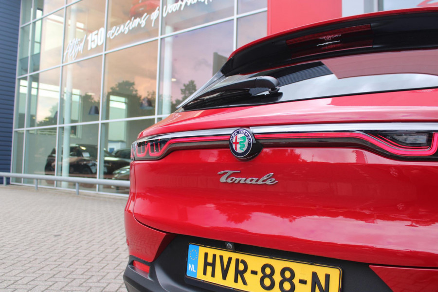 Alfa Romeo Tonale 1.3T PHEV 280PK EDIZIONE BUSINESS | AFNEEMBARE TREKHAAK | ALL SEASON BANDEN | PREMIUM PACK: LEDEREN BEKLEDING/GEVENTILEERDE VOORSTOELEN/4-VOUDIG ELEKTRISCH VERSTELBARE LENDESTEUN VOORSTOELEN/HOOGGLANS ZWARTE RAAMOMLIJSTING/AMBIENT LIGHTING | TECHNOLOGY PACK: PAARKEERWAARSCHUWING VOOR ACHTER ZIJKANT/AUTOMATISCHE INPARKEERHULP MET EXIT ASSIST/360° CAMERA/AUTONOMOUS DRIVING LEVEL 2 MET O.A. ADAPTIVE CRUISE CONTROL/BLIND SPOT DETECTION/AUTOMATISCH DIMMENDE BUITENSPIEGELS/ELEKTRISCH BEDIENBARE ACHTERKLEP/DRAADLOZE TELEFOONLADER | WINTERPACK: STOELVERWARMING VOOR/STUURVERWAR