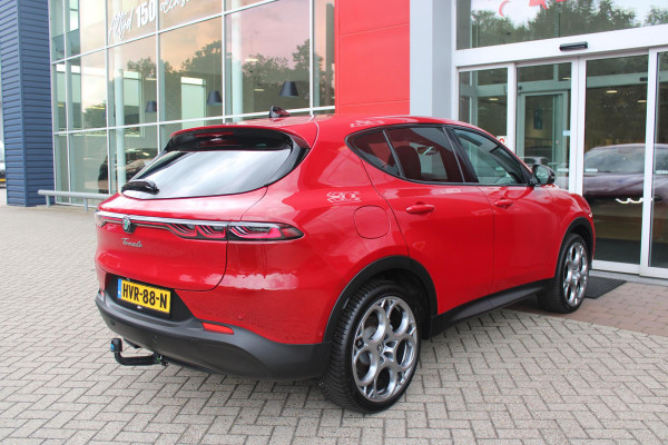 Alfa Romeo Tonale 1.3T PHEV 280PK EDIZIONE BUSINESS | AFNEEMBARE TREKHAAK | ALL SEASON BANDEN | PREMIUM PACK: LEDEREN BEKLEDING/GEVENTILEERDE VOORSTOELEN/4-VOUDIG ELEKTRISCH VERSTELBARE LENDESTEUN VOORSTOELEN/HOOGGLANS ZWARTE RAAMOMLIJSTING/AMBIENT LIGHTING | TECHNOLOGY PACK: PAARKEERWAARSCHUWING VOOR ACHTER ZIJKANT/AUTOMATISCHE INPARKEERHULP MET EXIT ASSIST/360° CAMERA/AUTONOMOUS DRIVING LEVEL 2 MET O.A. ADAPTIVE CRUISE CONTROL/BLIND SPOT DETECTION/AUTOMATISCH DIMMENDE BUITENSPIEGELS/ELEKTRISCH BEDIENBARE ACHTERKLEP/DRAADLOZE TELEFOONLADER | WINTERPACK: STOELVERWARMING VOOR/STUURVERWAR