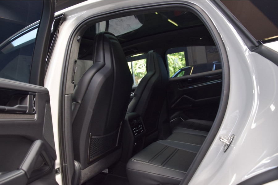 Porsche Cayenne Coupé 4.0 Turbo V8 E-Hybrid Panoramadak|Keramisch|My 2024|Nwp.244000|Org.NL|1e Eig.|739pk!!|BTW