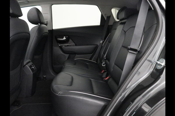 Kia e-Niro DynamicPlusLine 64 kWh | SOH 94,3% | Panoramadak | Memory | Leder | Stuur/stoel verwarming | Stoelventilatie | Dodehoek detectie | Cruise control | Carplay | Camera | Park assist | PHEV