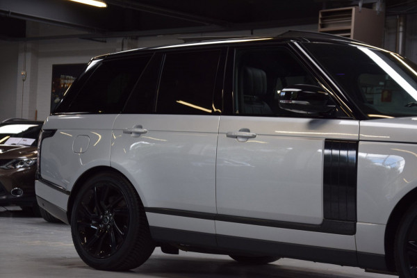 Land Rover Range Rover P400e Vogue SVO Premium Palette Silver