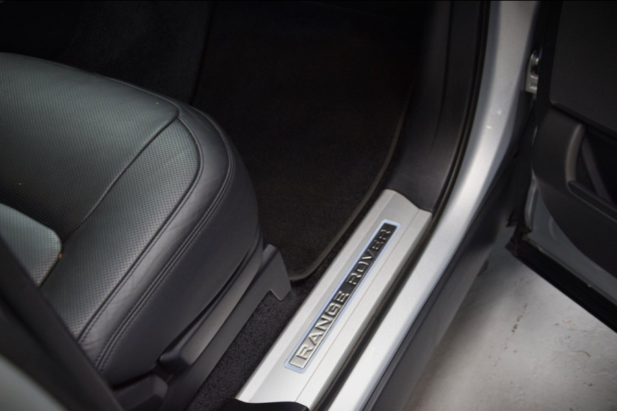 Land Rover Range Rover P400e Vogue SVO Premium Palette Silver