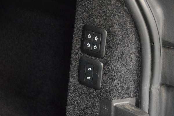 Land Rover Range Rover P400e Vogue SVO Premium Palette Silver