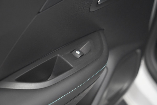 Peugeot 2008 PureTech 130 EAT8 Allure Pack | Camera | Parkeersensoren | Keyless Entry |  Apple Carplay