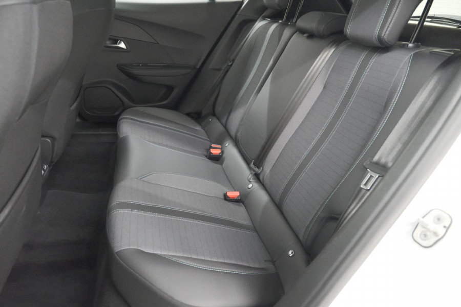 Peugeot 2008 PureTech 130 EAT8 Allure Pack | Camera | Parkeersensoren | Keyless Entry |  Apple Carplay