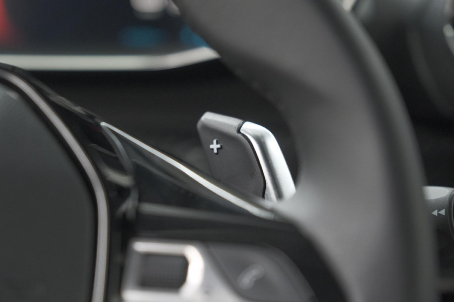 Peugeot 2008 PureTech 130 EAT8 Allure Pack | Camera | Parkeersensoren | Keyless Entry |  Apple Carplay