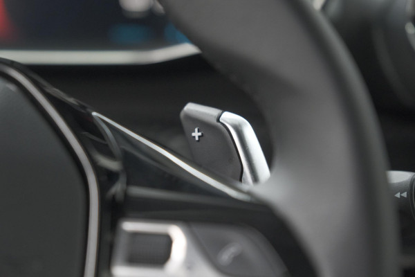 Peugeot 2008 PureTech 130 EAT8 Allure Pack | Camera | Parkeersensoren | Keyless Entry |  Apple Carplay