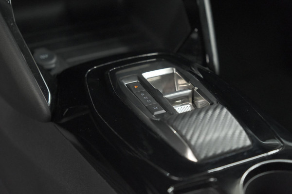 Peugeot 2008 PureTech 130 EAT8 Allure Pack | Camera | Parkeersensoren | Keyless Entry |  Apple Carplay