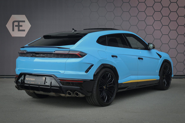 Lamborghini Urus SE 4.0 V8 Hybrid | AKRAPOVIC | ADAPTIVE | TREKHAAK | MASSAGE | STOELVERWARMING & VERKOELING | SUEDE HEMEL | B&O 3D AUDIO |