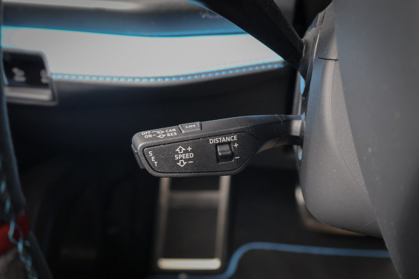 Lamborghini Urus SE 4.0 V8 Hybrid | AKRAPOVIC | ADAPTIVE | TREKHAAK | MASSAGE | STOELVERWARMING & VERKOELING | SUEDE HEMEL | B&O 3D AUDIO |