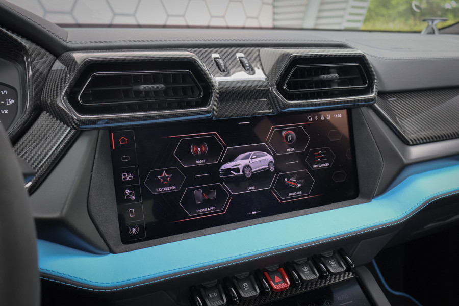 Lamborghini Urus SE 4.0 V8 Hybrid | AKRAPOVIC | ADAPTIVE | TREKHAAK | MASSAGE | STOELVERWARMING & VERKOELING | SUEDE HEMEL | B&O 3D AUDIO |