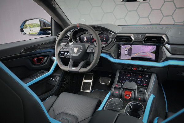 Lamborghini Urus SE 4.0 V8 Hybrid | AKRAPOVIC | ADAPTIVE | TREKHAAK | MASSAGE | STOELVERWARMING & VERKOELING | SUEDE HEMEL | B&O 3D AUDIO |