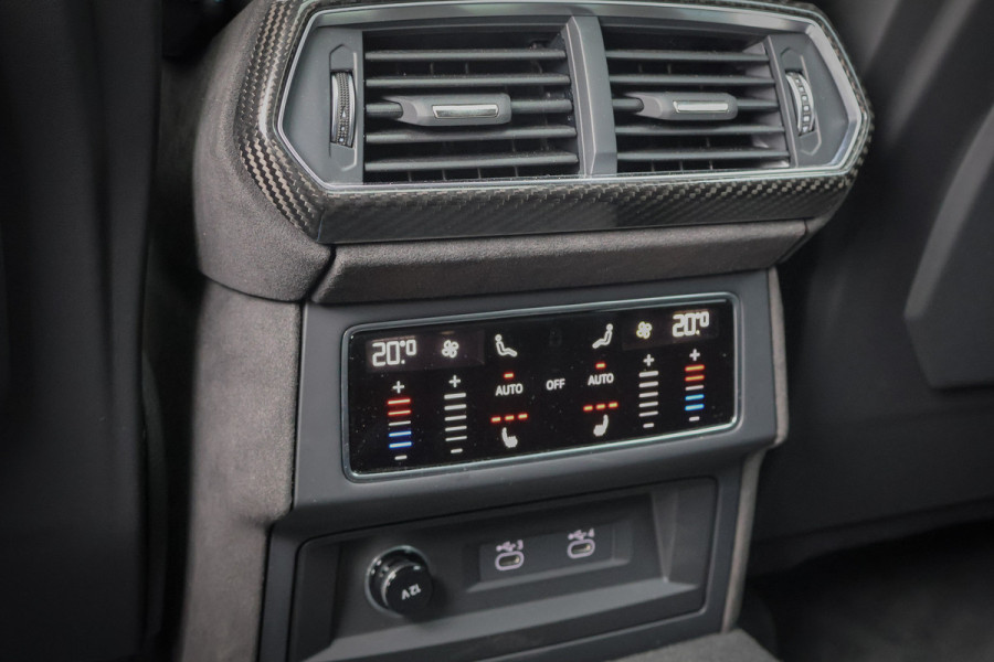 Lamborghini Urus SE 4.0 V8 Hybrid | AKRAPOVIC | ADAPTIVE | TREKHAAK | MASSAGE | STOELVERWARMING & VERKOELING | SUEDE HEMEL | B&O 3D AUDIO |