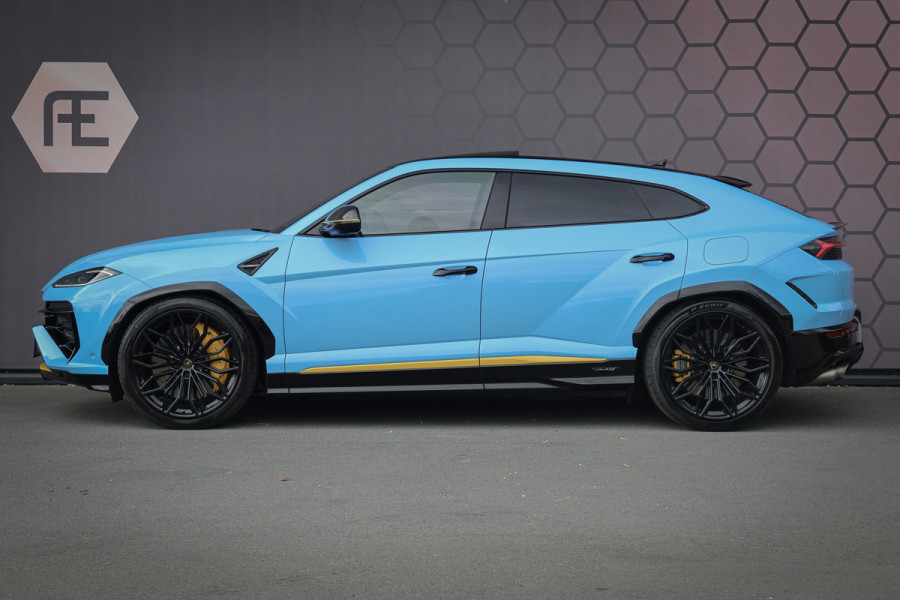 Lamborghini Urus SE 4.0 V8 Hybrid | AKRAPOVIC | ADAPTIVE | TREKHAAK | MASSAGE | STOELVERWARMING & VERKOELING | SUEDE HEMEL | B&O 3D AUDIO |