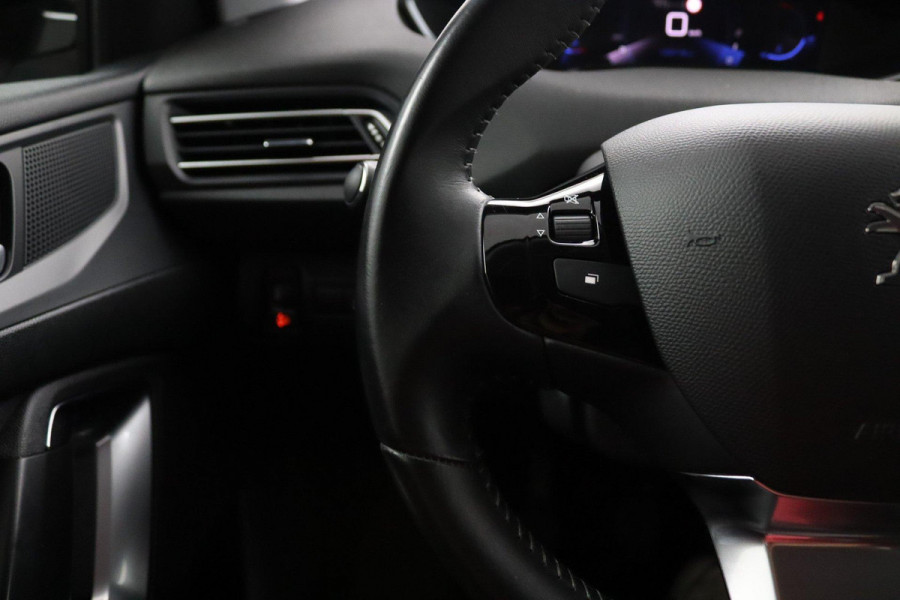 Peugeot 308 SW 1.2 Allure*ECC*ACC*NAVI*CAM*CARPLAY*