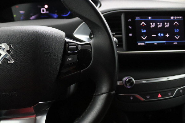 Peugeot 308 SW 1.2 Allure*ECC*ACC*NAVI*CAM*CARPLAY*