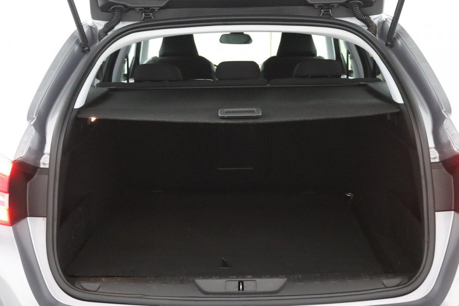 Peugeot 308 SW 1.2 Allure*ECC*ACC*NAVI*CAM*CARPLAY*