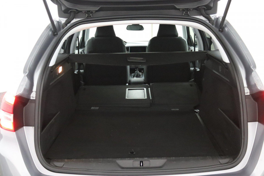 Peugeot 308 SW 1.2 Allure*ECC*ACC*NAVI*CAM*CARPLAY*