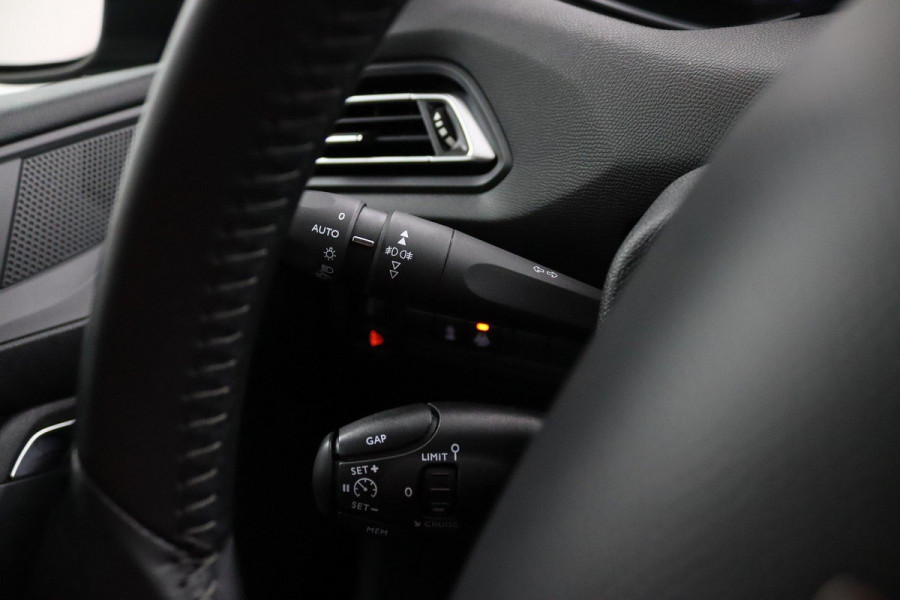 Peugeot 308 SW 1.2 Allure*ECC*ACC*NAVI*CAM*CARPLAY*
