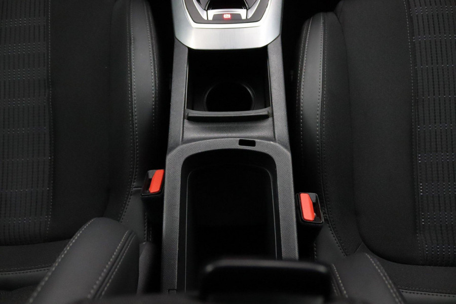 Peugeot 308 SW 1.2 Allure*ECC*ACC*NAVI*CAM*CARPLAY*