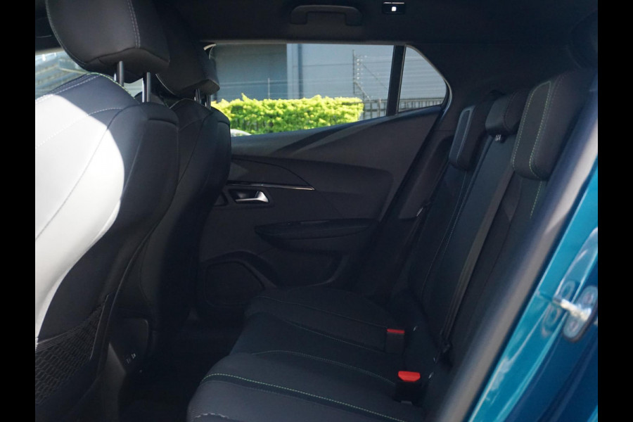 Peugeot 2008 1.2 Hybrid 145 GT l 360 Camera l Navigatie l Keyless entry l Apple Carplay/Android Auto