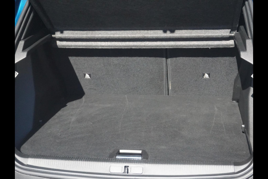 Peugeot 2008 1.2 Hybrid 145 GT l 360 Camera l Navigatie l Keyless entry l Apple Carplay/Android Auto
