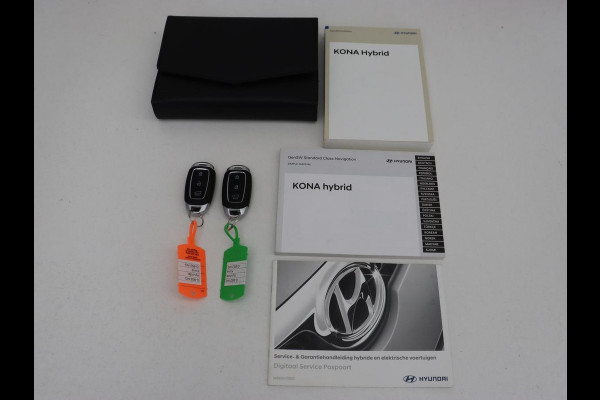 Hyundai Kona 1.6 GDI HEV Premium | Stoelventilatie | Leder 1e eigenaar | Adaptive cruise | Head-Up | Trekhaak | Achterbankverwarming | Carplay | Navigatie | Keyless | Krell Audio | Side Assist | Stoelverwarming
