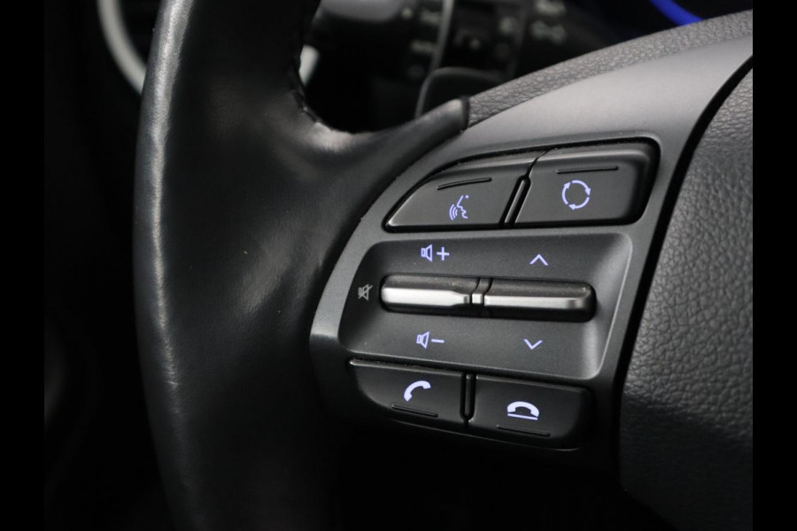 Hyundai Kona 1.6 GDI HEV Premium | Stoelventilatie | Leder 1e eigenaar | Adaptive cruise | Head-Up | Trekhaak | Achterbankverwarming | Carplay | Navigatie | Keyless | Krell Audio | Side Assist | Stoelverwarming