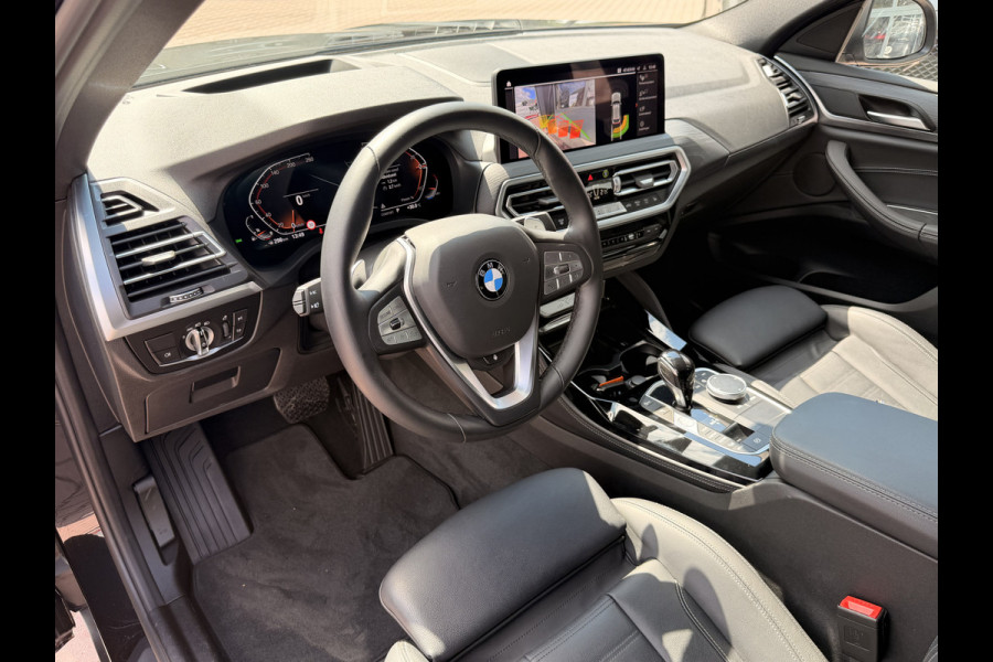 BMW X4 xDrive20i Business Edition Plus | Laser LED | Pano | Leder | Sportstoelen | Stoelverwarming | Elek. achterklep | Sfeerverlichting | Keyless | HUD |
