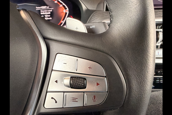 BMW X4 xDrive20i Business Edition Plus | Laser LED | Pano | Leder | Sportstoelen | Stoelverwarming | Elek. achterklep | Sfeerverlichting | Keyless | HUD |