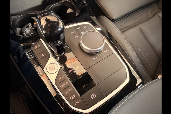BMW X4 xDrive20i Business Edition Plus | Laser LED | Pano | Leder | Sportstoelen | Stoelverwarming | Elek. achterklep | Sfeerverlichting | Keyless | HUD |