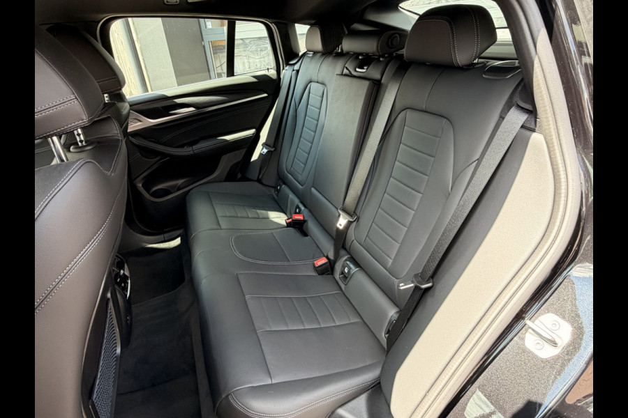 BMW X4 xDrive20i Business Edition Plus | Laser LED | Pano | Leder | Sportstoelen | Stoelverwarming | Elek. achterklep | Sfeerverlichting | Keyless | HUD |